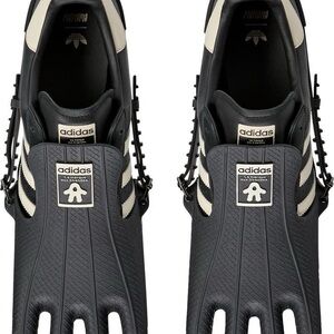 Adidas AVAVAV SUPERFINGER Superstar Athletic Shoes - Black and White
